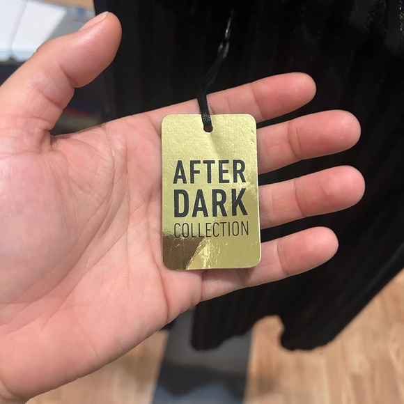 Forever 21 Velvet Metallic Mini Dress - Picture 4 of 6